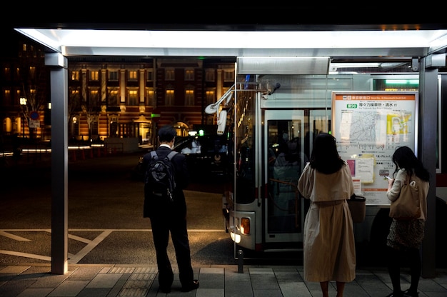 Cum să îmbunătățești siguranța în stațiile de transport printr-un iluminat adecvat?
