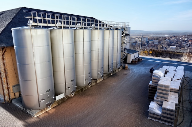 Soluții moderne de hidroizolare pentru silozuri și depozite agricole
