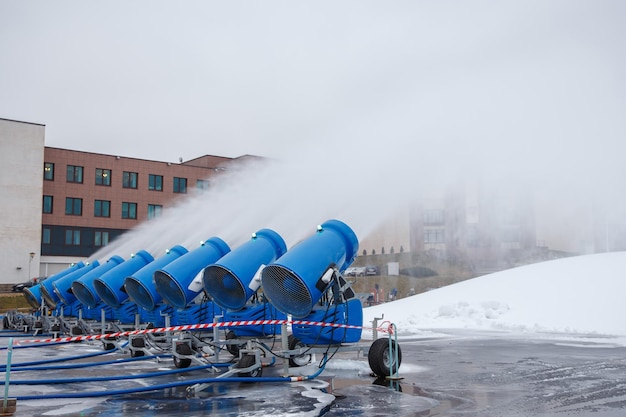 Soluții de degivrare pentru infrastructura industrială expusă la temperaturi scăzute