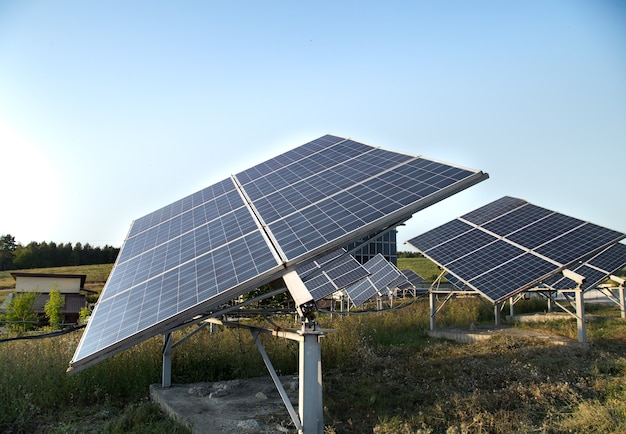 Beneficiile panourilor fotovoltaice pentru centrele de afaceri