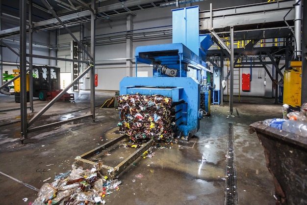 Gestionarea eficientă a deșeurilor industriale – bune practici și soluții sustenabile