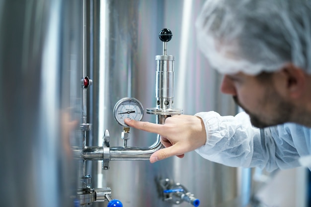 Impactul umidității asupra echipamentelor industriale și soluțiile disponibile