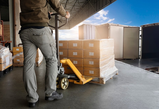 Soluții de încălzire adaptate pentru zonele de încărcare-descărcare ale centrelor logistice
